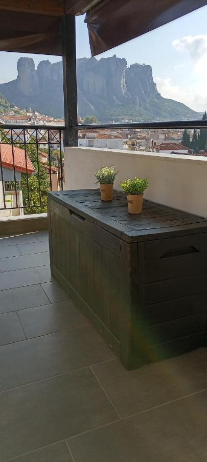 Meteora View Attic Apartment กาลัมปากา ภายนอก รูปภาพ